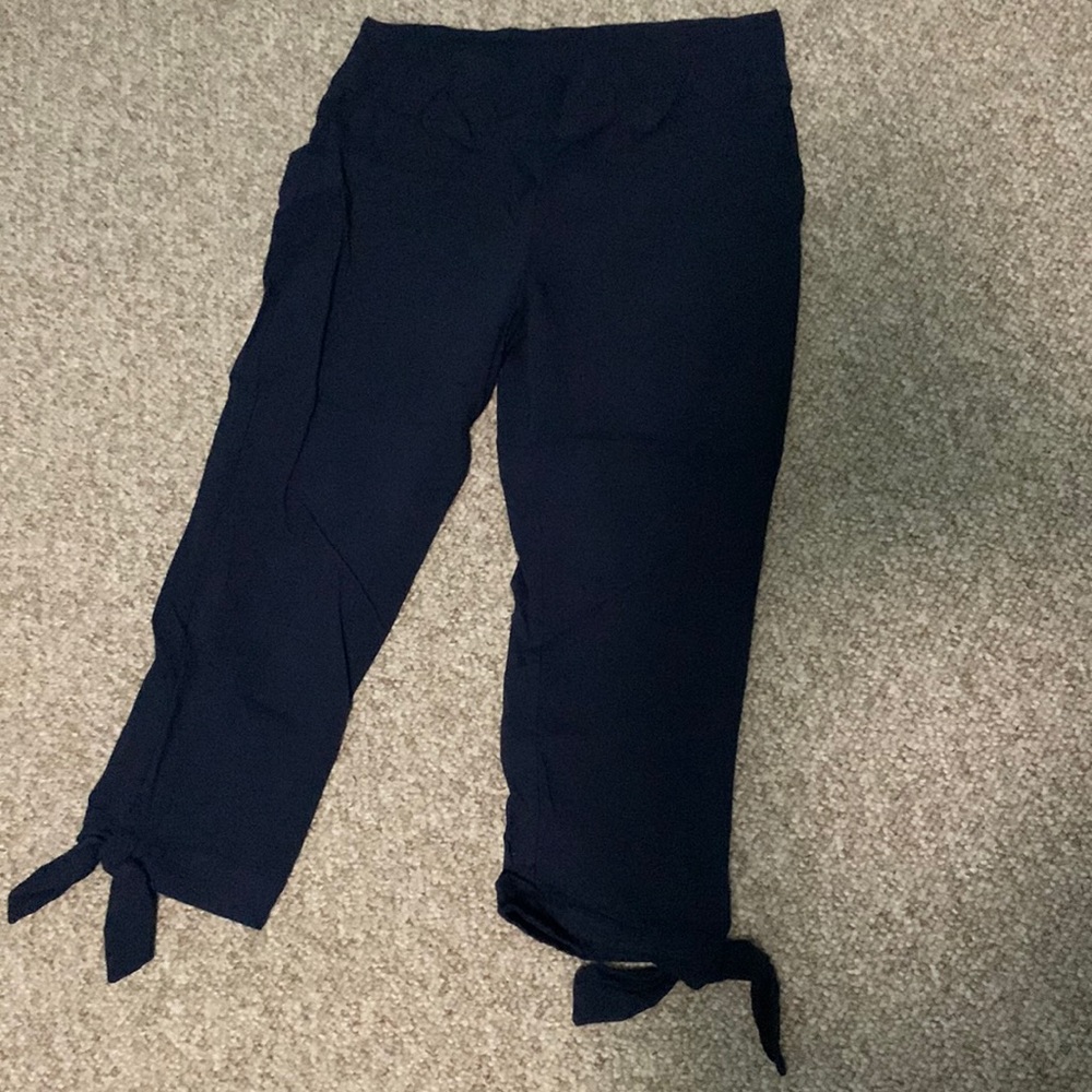 Ankle pant with bow